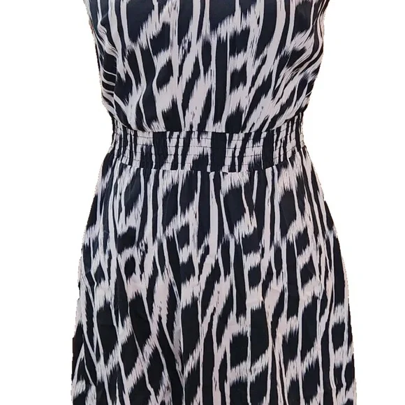 Charlie Jade Black and White Dress - Picture 3 of 5